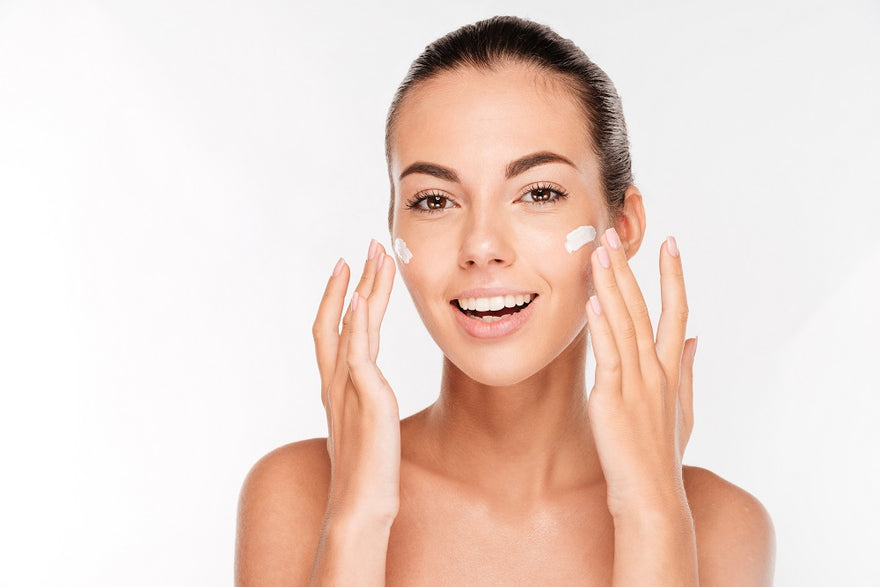 WHY IS EVERYBODY TALKING ABOUT HYALURONIC ACID?